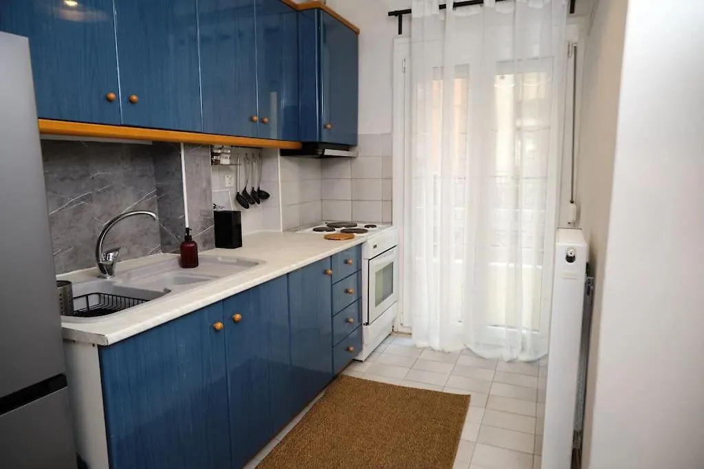 “The Elysian” City Center Apartment Tessalónica