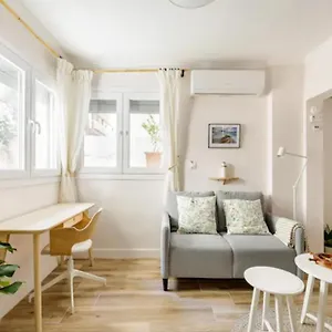 lovely-small.hotels-of-thessaloniki.com/
